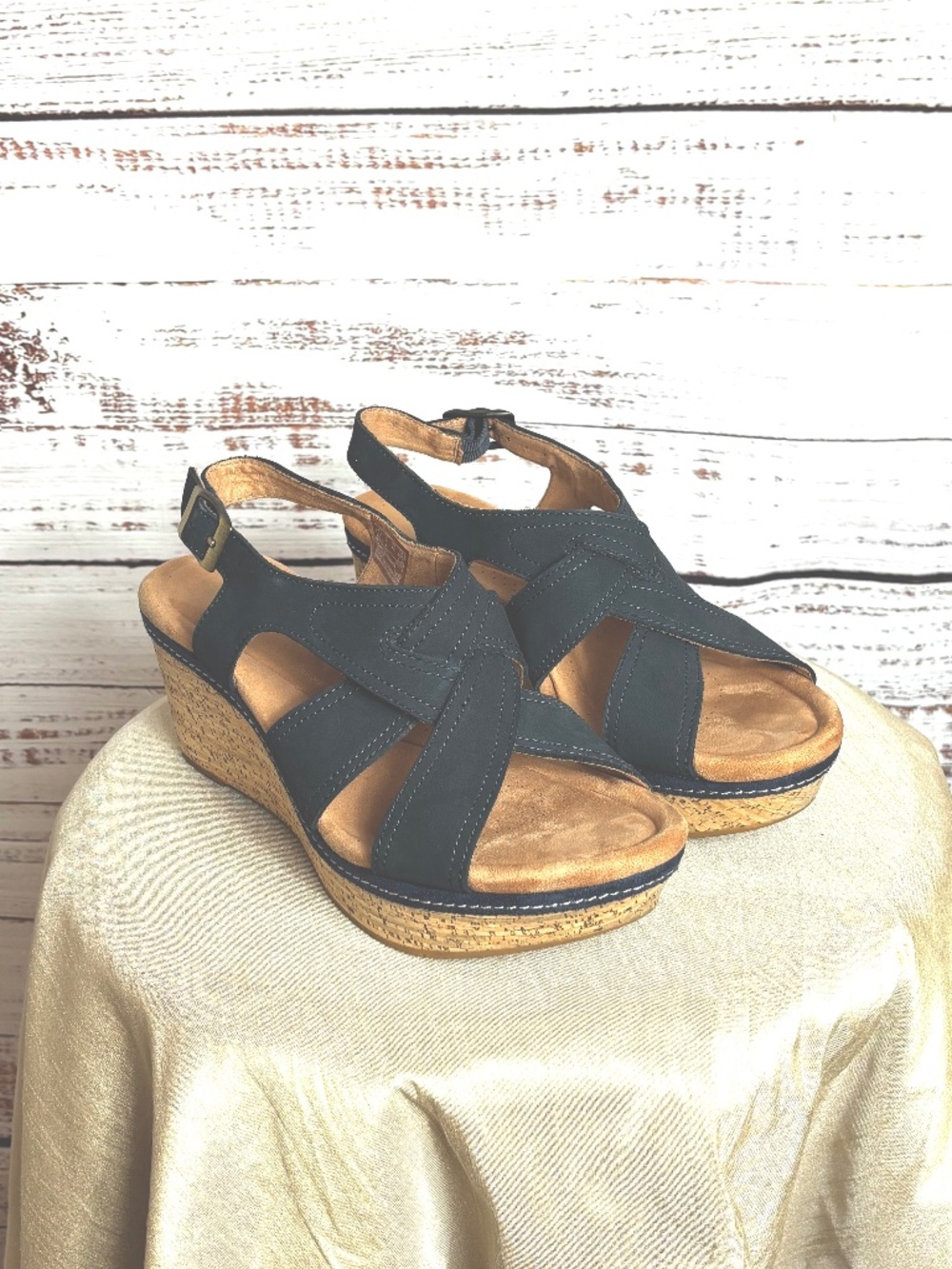 Clarks Women's sandal Blue with gold hardware size 9